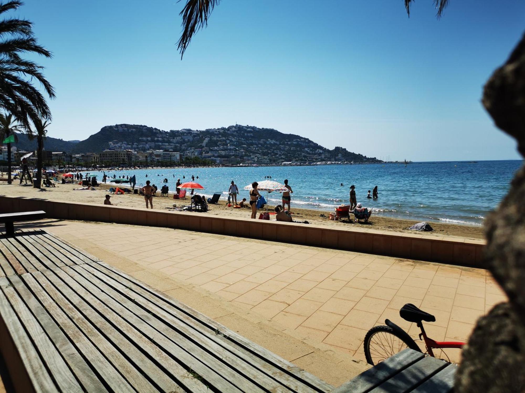 Spacieux Rose Front Et Piscine Apartament *